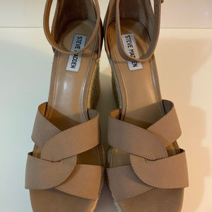 PERFECT NUDE WEDGES